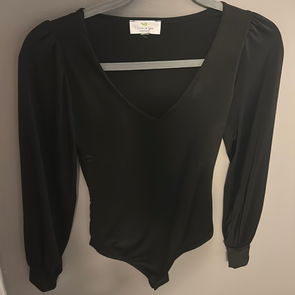 black bodysuit v neck